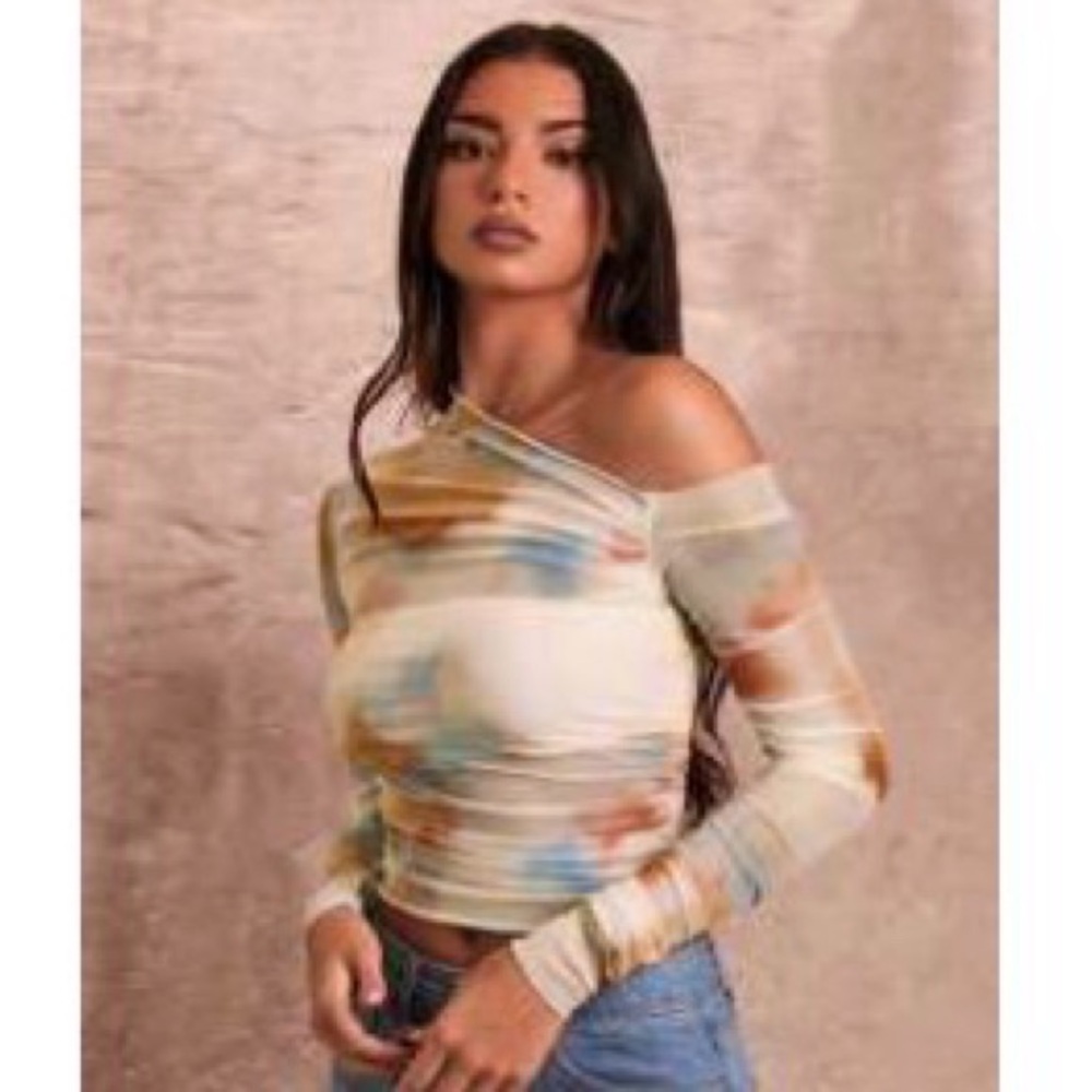 3/$30 SHEIN BAE Tie-Dye Mesh Print Asymmetrical Ruch
Multicolor Top / US S NWT
